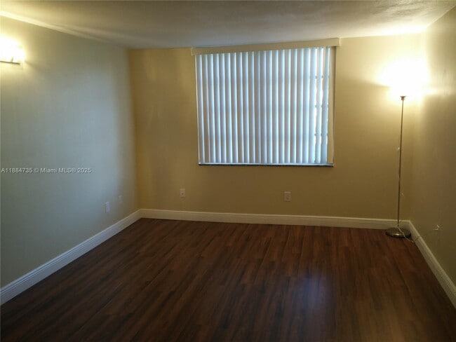 Photo - 3285 Foxcroft Rd Unidad E107