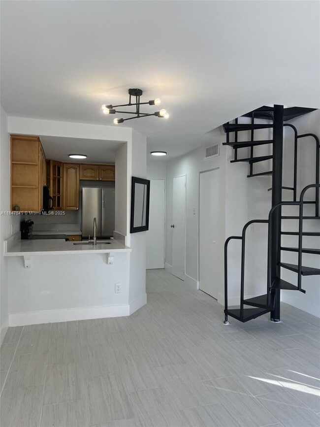 Building Photo - 7801 NE 4th Ct Unit 101 Rental