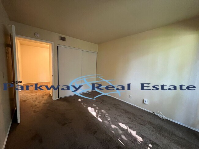 Photo - 745 E Bradley Ave