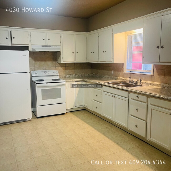 Photo - 4030 Howard St