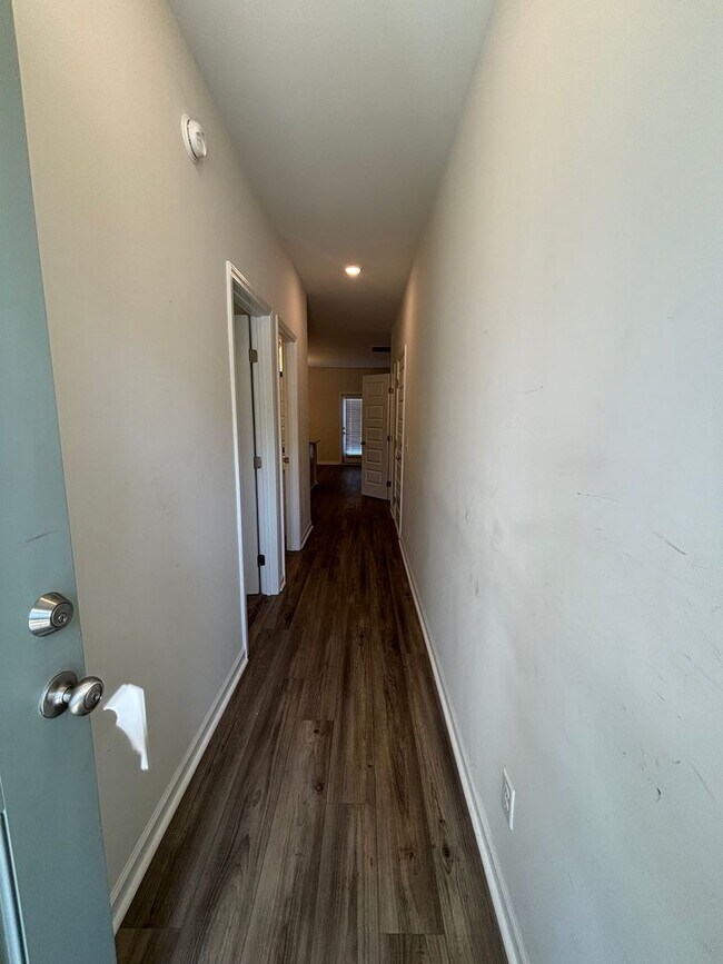 Photo - FOR RENT