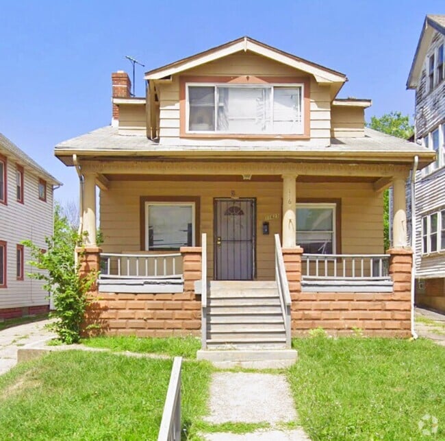 Building Photo - Convenient Showings — No Appointment Needed! Rental