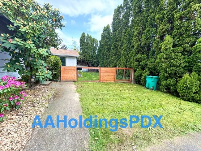 Photo - 2312 NE Lombard St