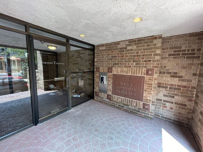 Photo - 744 W Gordon Terrace