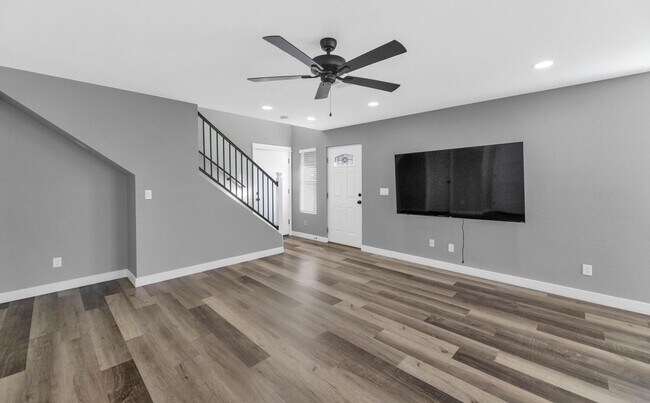 Photo - 2509 E Broadway Rd