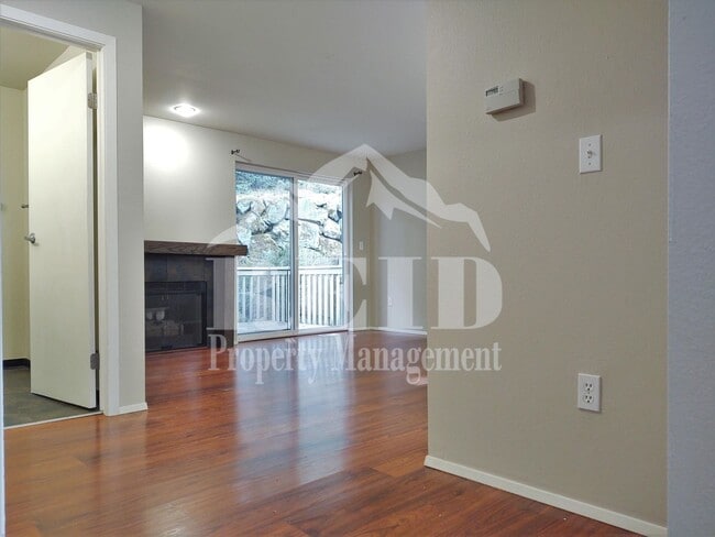 Photo - Silverdale's Ridgetop Townhome Near Island Lake