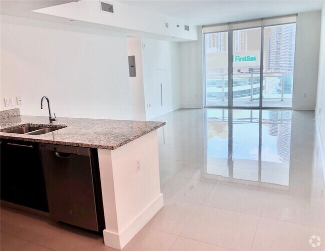 Building Photo - 950 Brickell Bay Dr Unit 1701 Rental