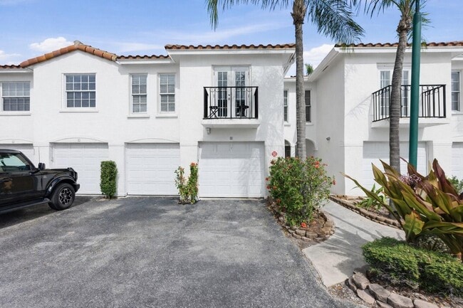 Building Photo - 1155 Lake Shore Dr