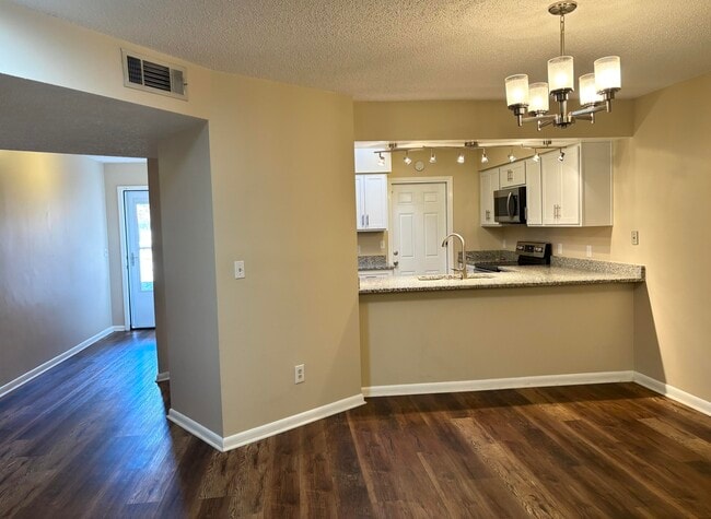 Photo - 93 Cutter Ln