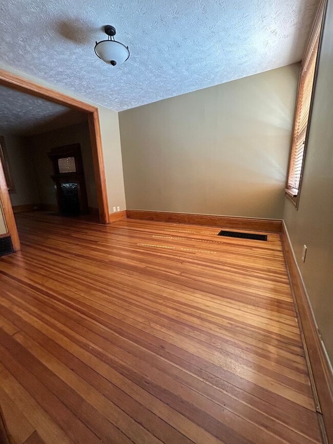 Photo - Beautiful 2 Bedroom Townhouse!