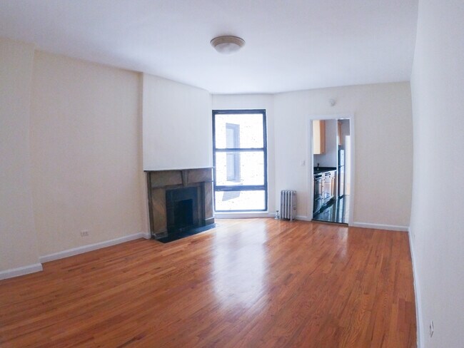 Photo - 152 E 84th St