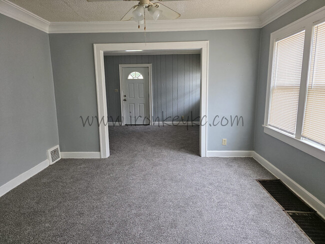Photo - 2120 E 68th Terrace