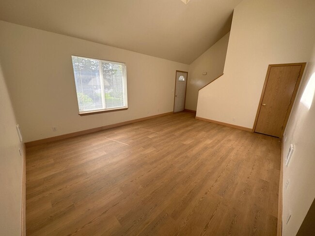 Photo - tuc142 Unit 03