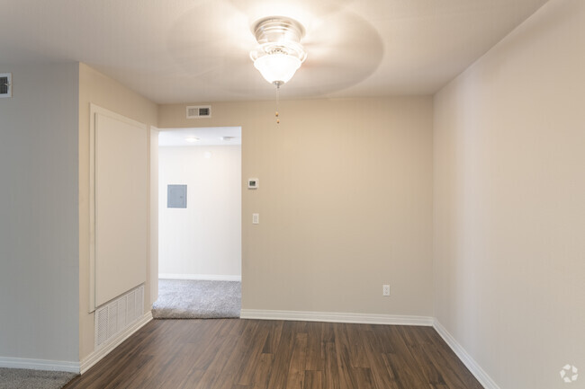 1 BR, 1 BA - 702 SF