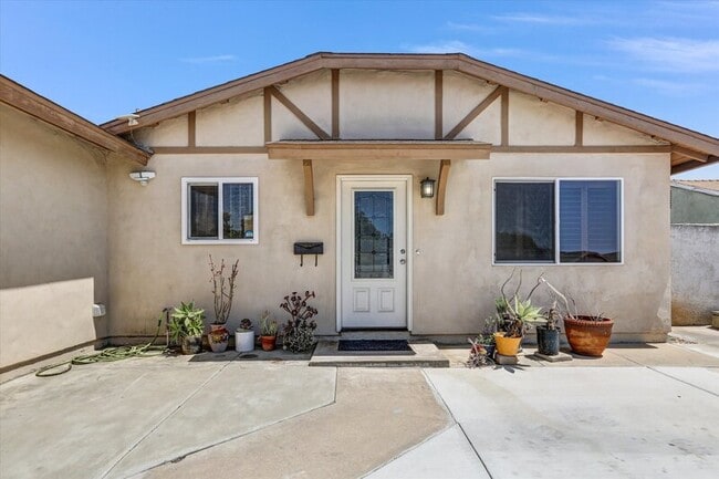 Photo - 2683 Caulfield Dr