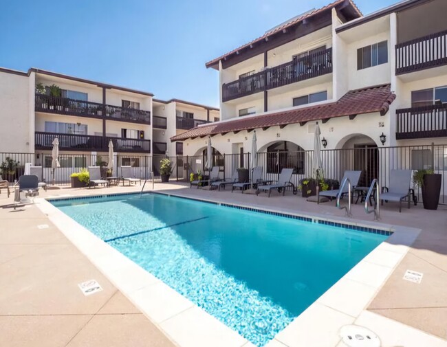 Pool Area - 5334 Lindley Ave Condo Unit #302