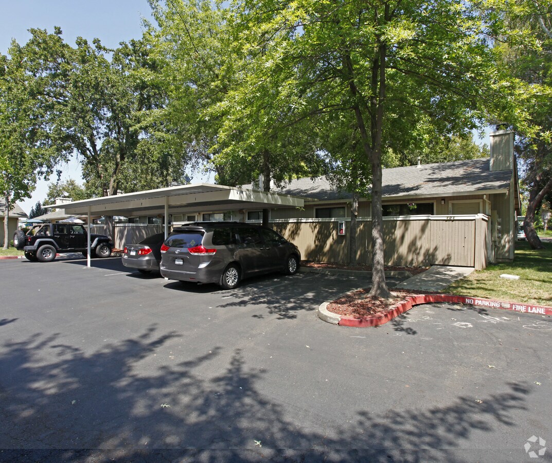 Country Lane Apartments - Country Lane Apartments
