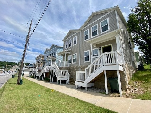 Building Photo - 863 W North St