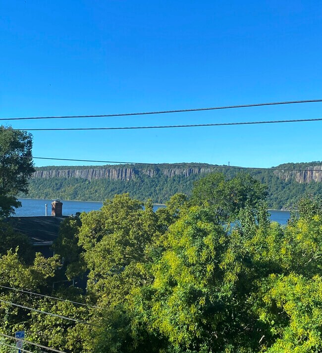 406 Warburton Ave Apartments Hastings On Hudson, NY