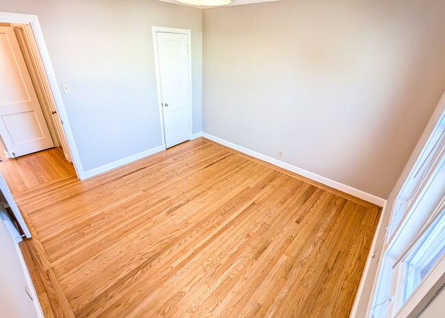 Photo - 847 28th Ave