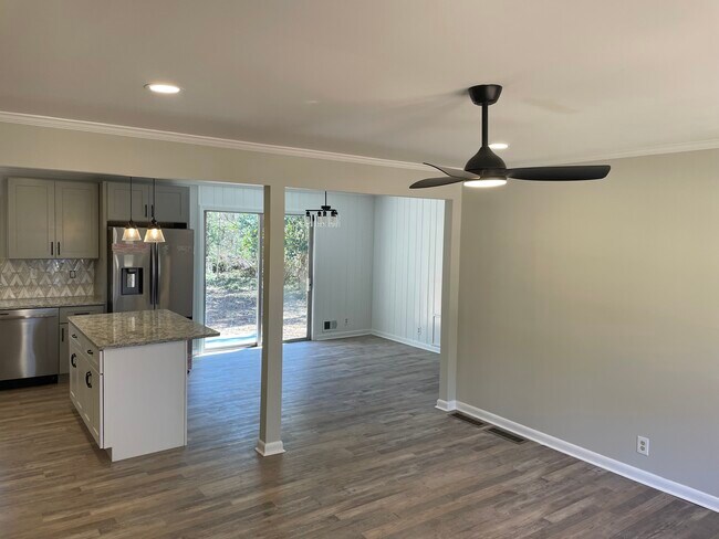 Photo - 1164 Longshore Dr