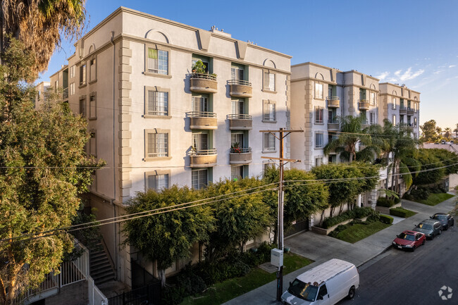 Building Photo - Lakeview Apartments