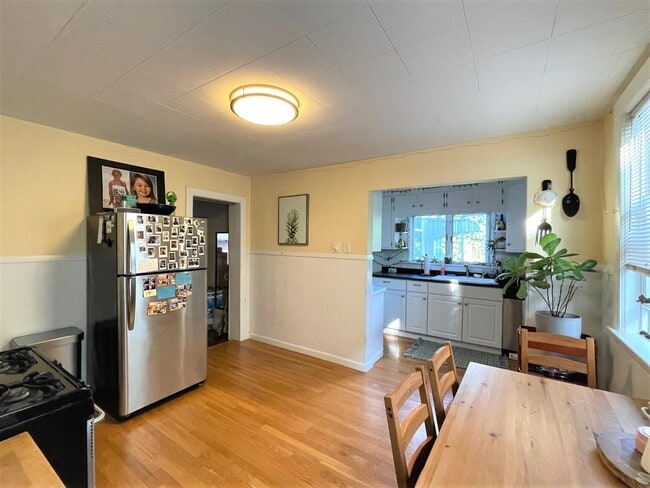 Building Photo - 95 Bartlett St Unit 1