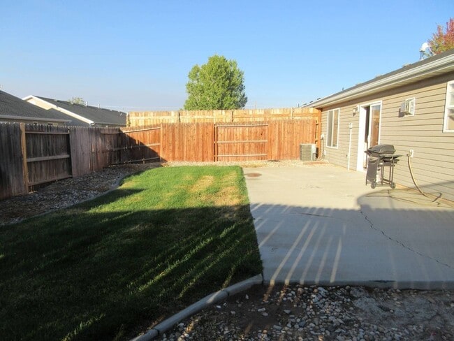 Photo - Move-In Discount!! 3 bed 2 bath - Twin home in Lamplight