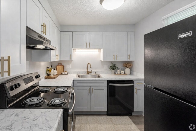1BR, 1.5BA - Kitchen