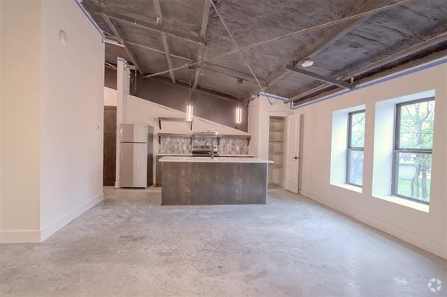Building Photo - 301 W Main St Rental