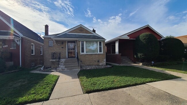 Building Photo - 8828 S Ridgeland Ave