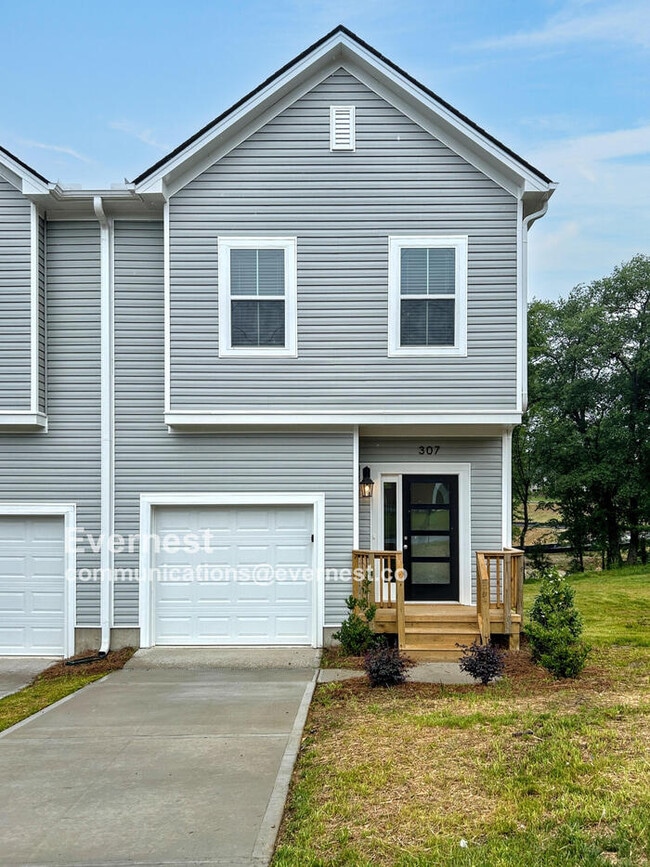 Photo - 307 Pawley Dr House