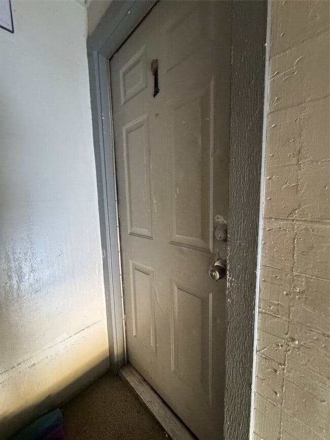 Building Photo - 7018 Avenue F Unit 1