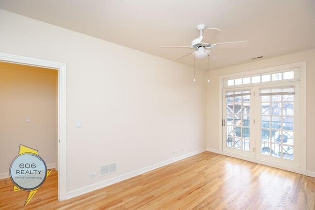 Building Photo - 3347 N Clark St Unit 1NW