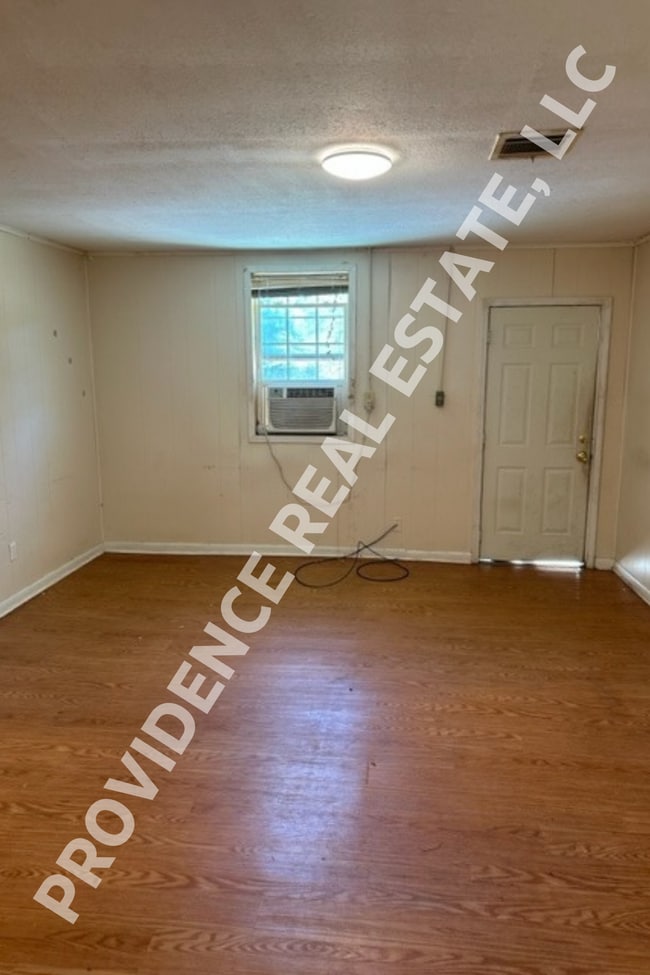 Photo - 2907 Winona Dr