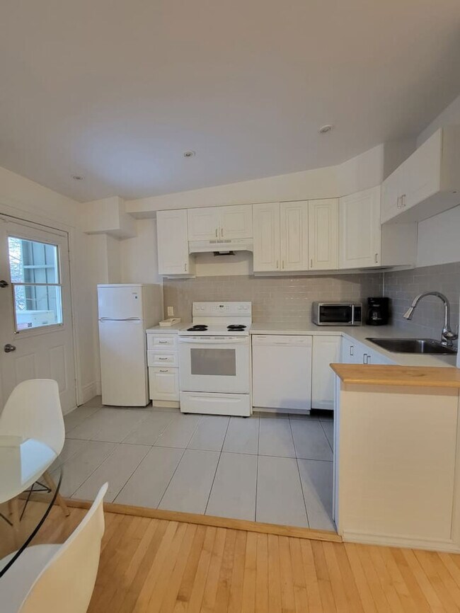 Photo - 4072 R. Drolet Unit ID1222991P