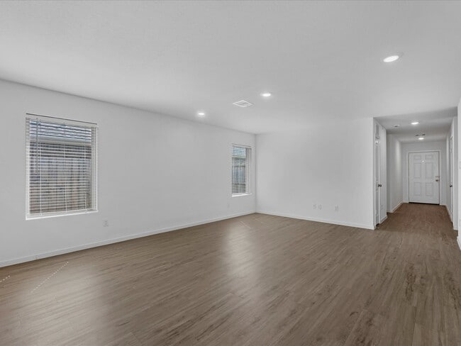 Photo - 2106 Hyde Acrs St