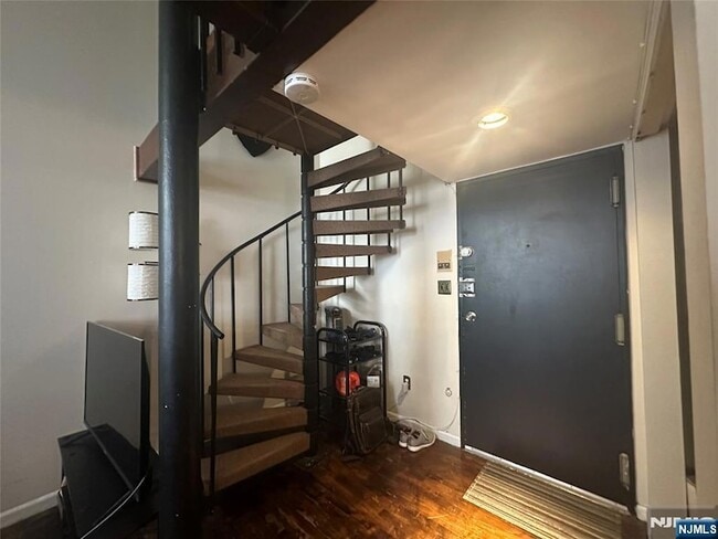 Photo - 464-470 Central Ave Unit B9
