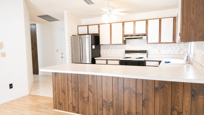 Photo - 3-bedroom, 2-bath lake house with a 2-car garage on 1/2 acre directly on Little Lake Weir.