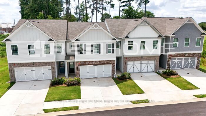 Photo - 1261 Woodlyn Chase NE