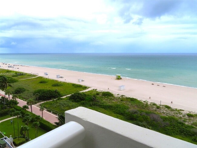Building Photo - 5701 Collins Ave Unit 919