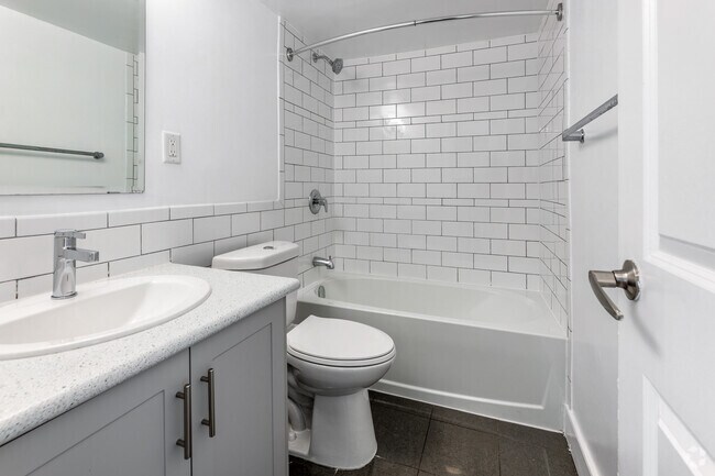 1BR, 1BA - 714SF - Bathroom