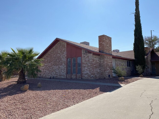 Building Photo - 6435 Pizarro St