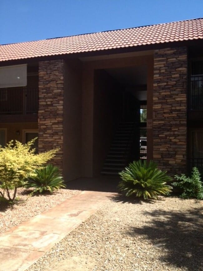 Building Photo - Bella Vita Unit 189