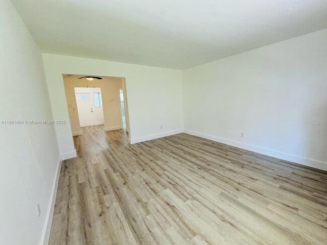 Photo - 1135 Euclid Ave Unidad 105