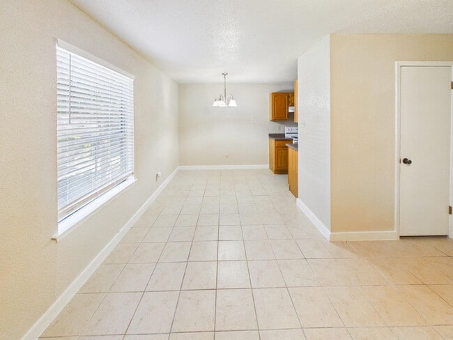1505 Oakdale Cir
