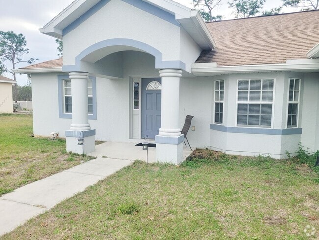 Building Photo - 3 bedroom, 2 bath rental in the Royal High...