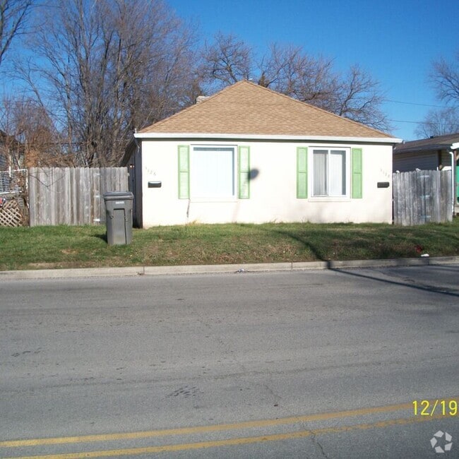Building Photo - 5126 East 21st St Unit Indy prop 3 Rental
