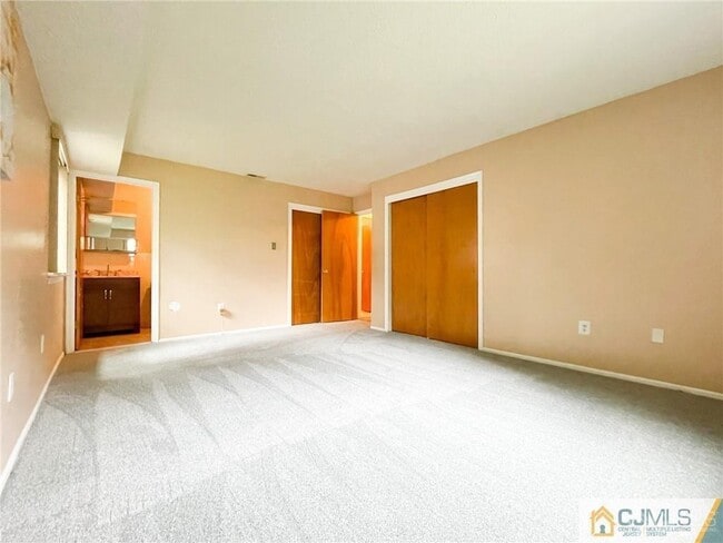 Building Photo - 410 Edison Glen Terrace