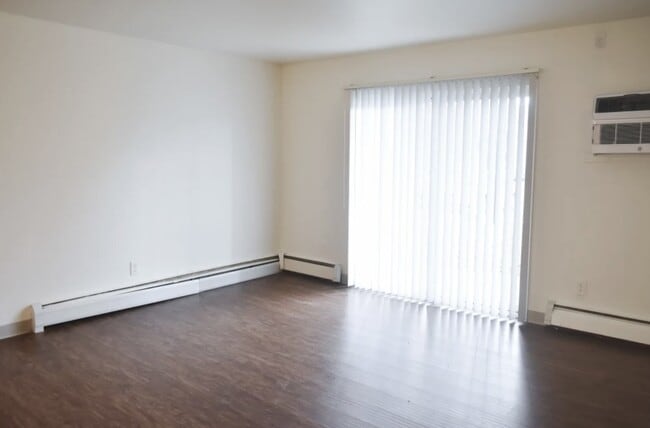 Photo - 811 S Carney Dr